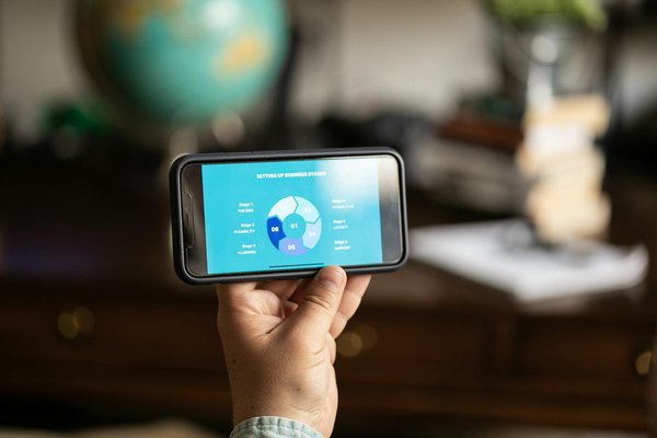 Quels sont les meilleurs endroits pour louer une maison de vacances en Provence avec des cours de cuisine et des balades à vélo?